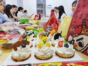 雅香麗化妝用品（深圳）有限公司，八月九月生日會(huì)福利！借此慰勞每一位員工對(duì)工作的辛勤勞作以及用心盡責(zé)!
