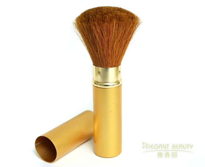 作為化妝刷生產(chǎn)廠家，你們?nèi)绾未_保每一把刷子的質(zhì)量？