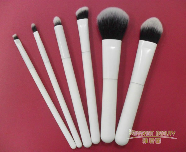 化妝刷套裝是否適合所有膚質(zhì)和妝容類型？